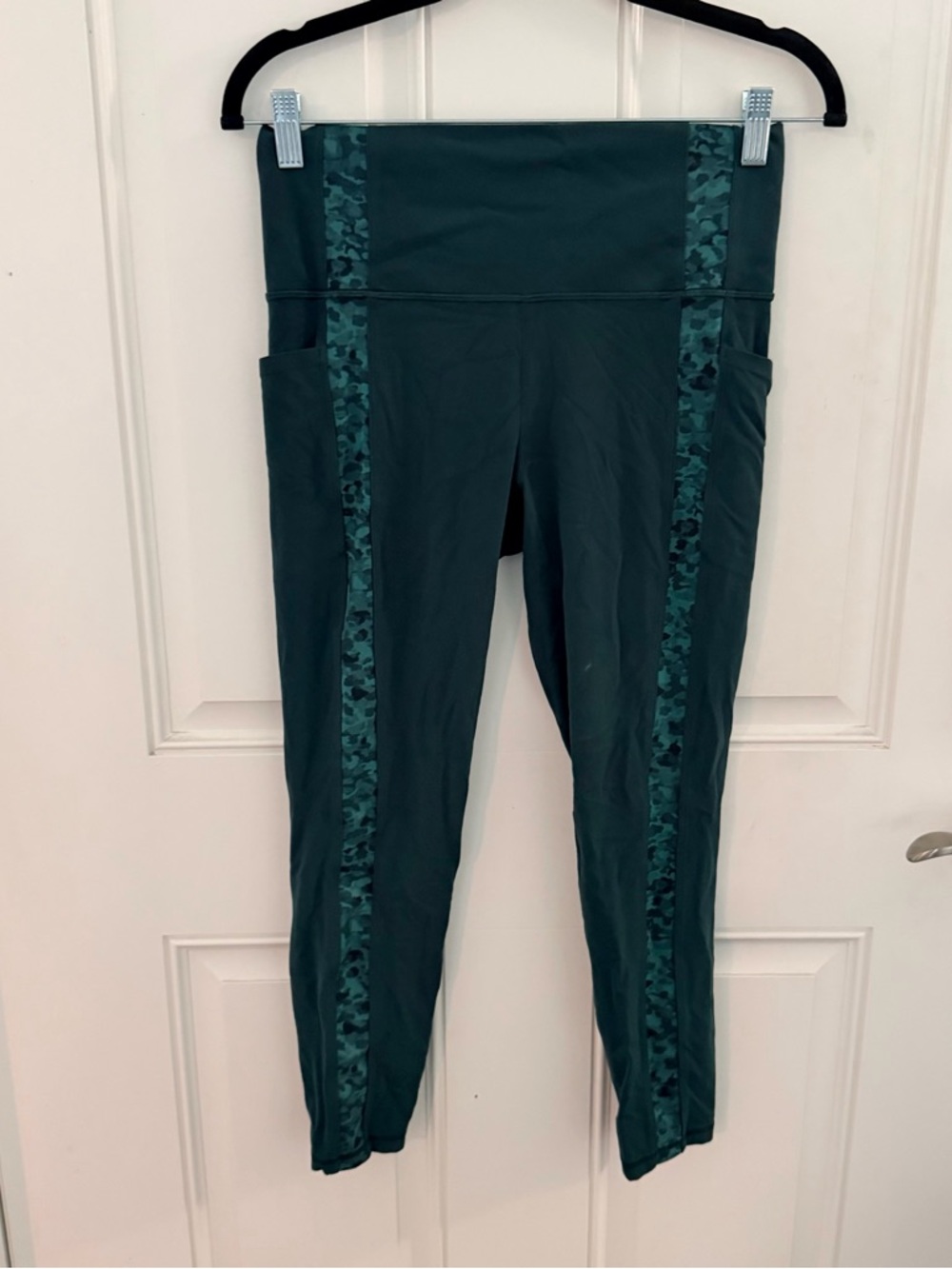 Athleta Salutation Stash Pocket II M | Green 7/8 High Rise